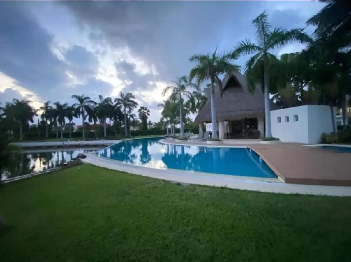 Luxury Caribe Apartment Cancun